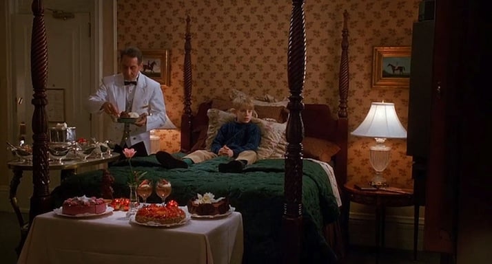 1482429638-syn-esq-1482358838-home-alone-2-the-plaza-hotel-ny-21