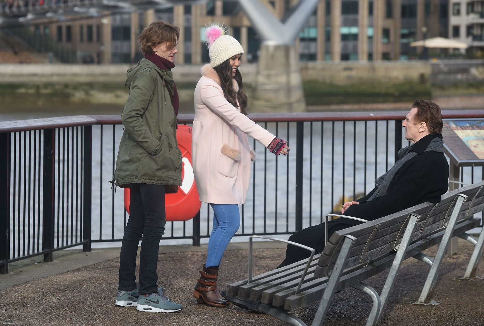 gallery-1487269739-love-actually-1