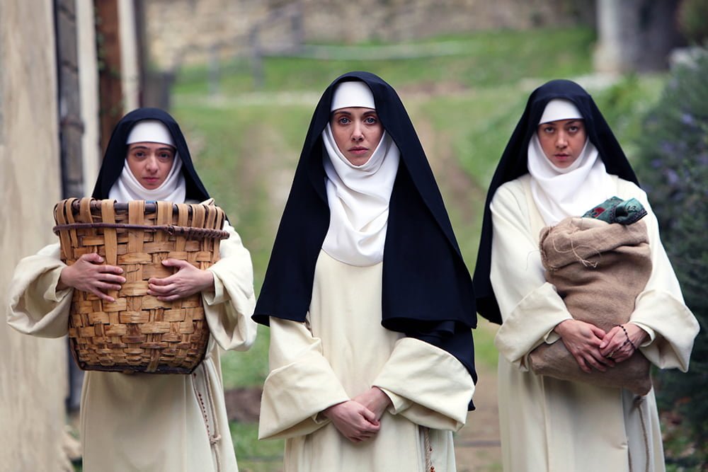 Кадр из фильма «The Little Hours»