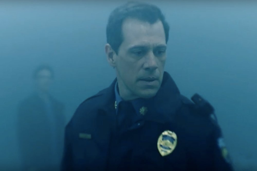 Кадр из сериала «The Mist»