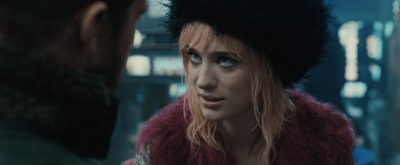 Кадр фильма «Бегущий по лезвию 2049», Маккензи Дэвис