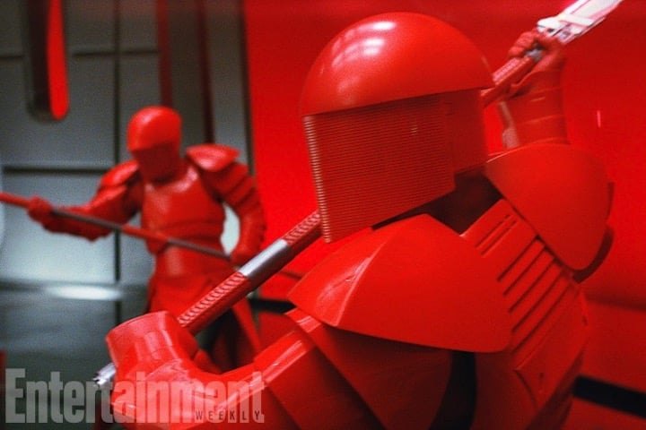starwars-thelastjedi-praetorianguards-700x467_720x480